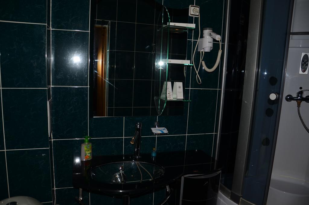 Saryarka Hotel Astana Cameră foto